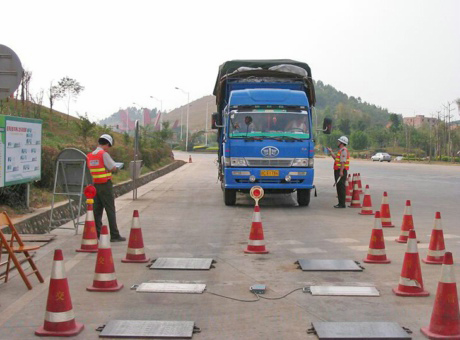 軸重秤-高速公路交警專用地磅、便攜式公路超載檢測系統(tǒng)
